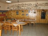 Vnitřek Hasičské hospody, na poličce  trofeje podolských hasičů