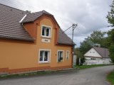 Vkusně upravená venkovská stavení