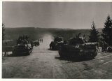 Americké tankyu Podolského mostu, květen 1945